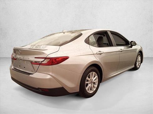 Used 2026 Toyota Camry LE w/ Convenience Package FWD image 5