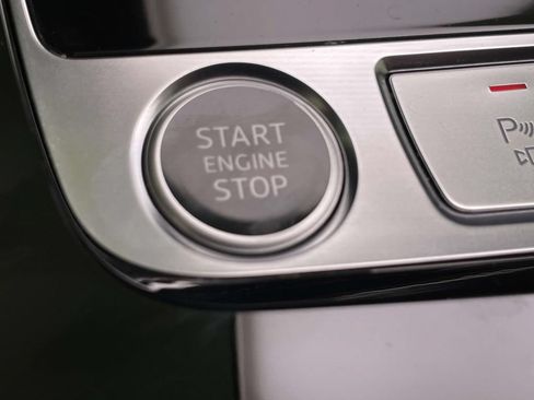 Certified 2025 Audi Q8 Prestige AWD/4WD image 44