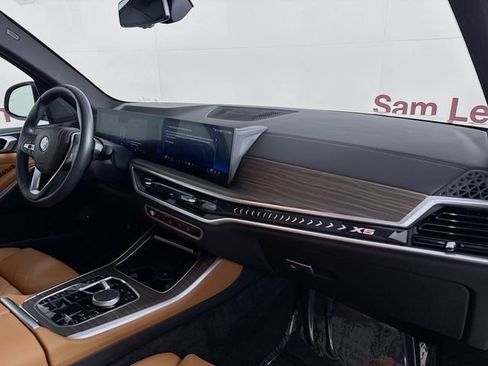 Used 2024 BMW X5 xDrive50e w/ Parking Assistance Package image 29