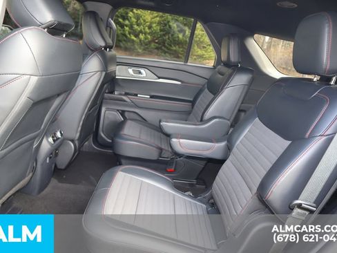 Used 2025 Ford Explorer ST-Line AWD/4WD image 17