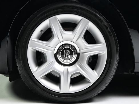 Used 2012 Rolls-Royce Ghost RWD image 5