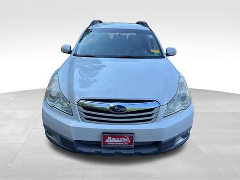 Used 2010 Subaru Outback 2.5i Premium AWD/4WD image 5