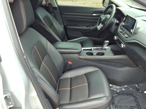 Used 2022 Nissan Altima 2.5 SR FWD image 10