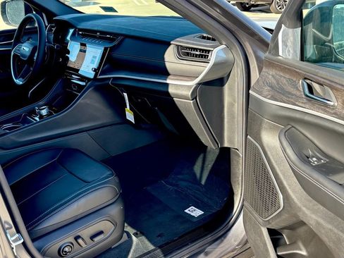 New 2026 Jeep Grand Cherokee Limited image 27