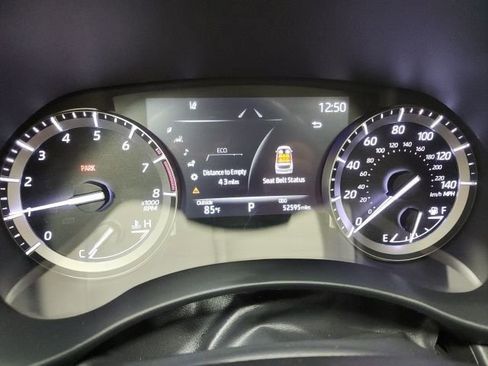 Used 2022 Toyota Highlander XLE image 30