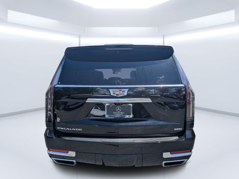 Used 2025 Cadillac Escalade Premium Luxury w/ Touring Package AWD/4WD image 4