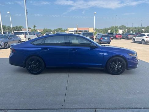 Used 2024 Honda Accord Sport image 4