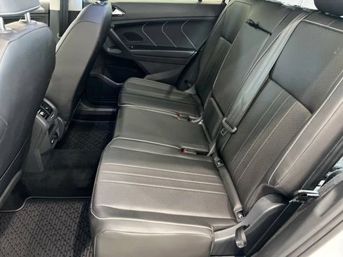 Used 2023 Volkswagen Tiguan SE AWD/4WD image 13