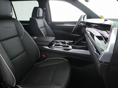 Used 2025 Cadillac Escalade ESV Premium Luxury w/ Touring Package image 37