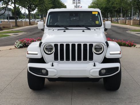 Used 2022 Jeep Gladiator Overland AWD/4WD image 3