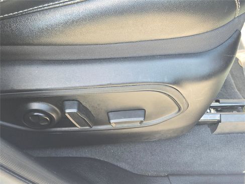 Used 2023 Jeep Grand Cherokee Limited image 5