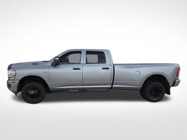 Used 2024 RAM 3500 Tradesman w/ Chrome Appearance Group AWD/4WD image 6