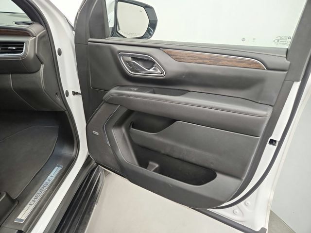 Used 2023 Chevrolet Suburban Premier RWD image 28