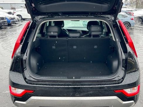 Certified 2023 Kia Niro SX image 10
