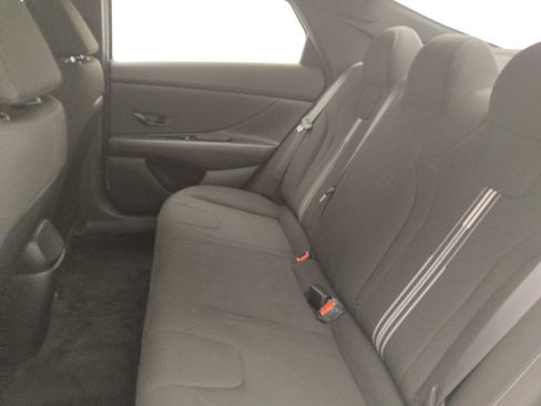 Used 2025 Hyundai Elantra Sport FWD image 18