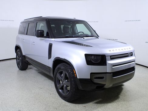 Used 2021 Land Rover Defender 110 X-Dynamic HSE image 3