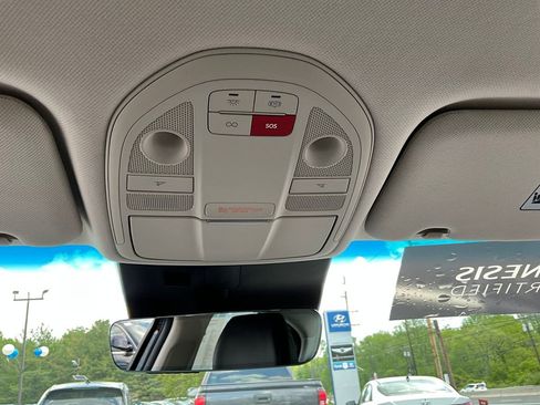 Used 2025 Genesis G70 2.5T image 46