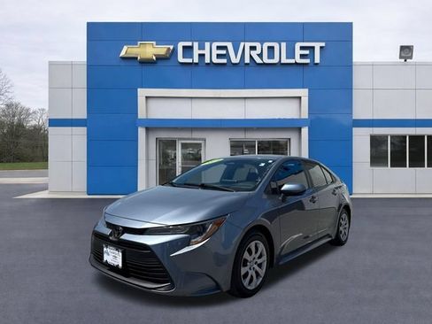 Used 2024 Toyota Corolla LE FWD image 3