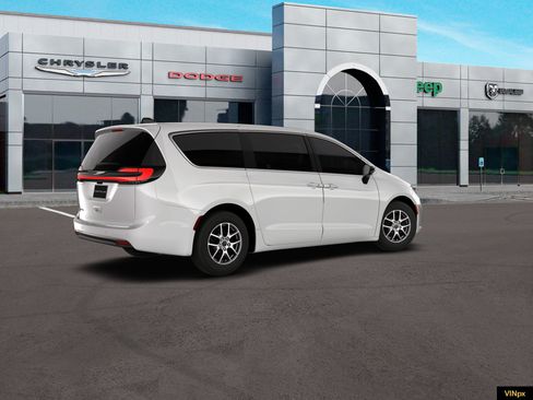 New 2026 Chrysler Pacifica Select image 8