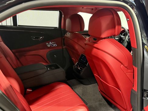 Used 2024 Bentley Flying Spur V8 AWD/4WD image 72