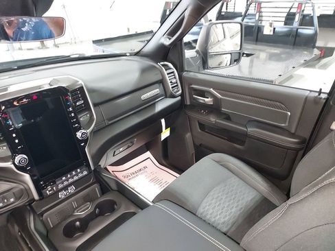New 2026 RAM 2500 Big Horn AWD/4WD image 11