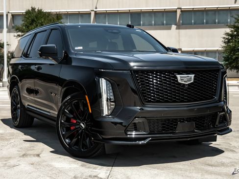 Used 2026 Cadillac Escalade V w/ LPO, ONYX Package AWD/4WD image 25
