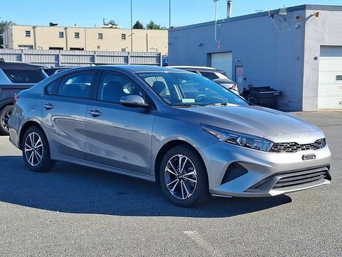 Used 2024 Kia Forte LXS w/ LXS Technology Package FWD image 3
