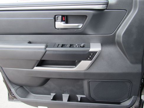 Used 2025 Toyota Tundra Platinum AWD/4WD image 12