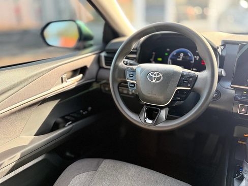 Used 2025 Toyota Camry LE image 26