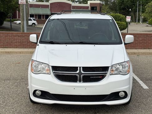 Used 2016 Dodge Grand Caravan SXT FWD image 5