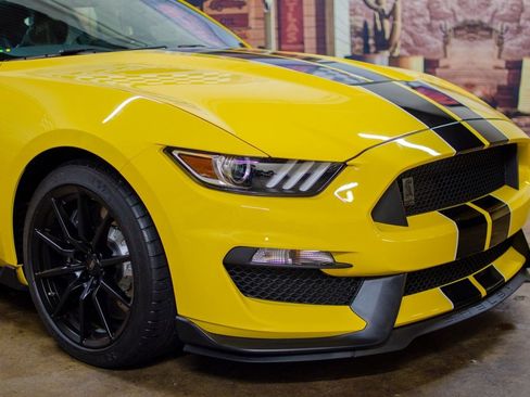 Used 2016 Ford Mustang Shelby GT350 w/ Technology Package image 2