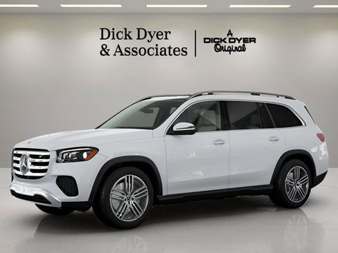 Used 2025 Mercedes-Benz GLS 450 4MATIC image 27