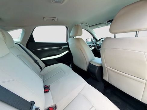 Certified 2025 Hyundai Sonata SE FWD image 25