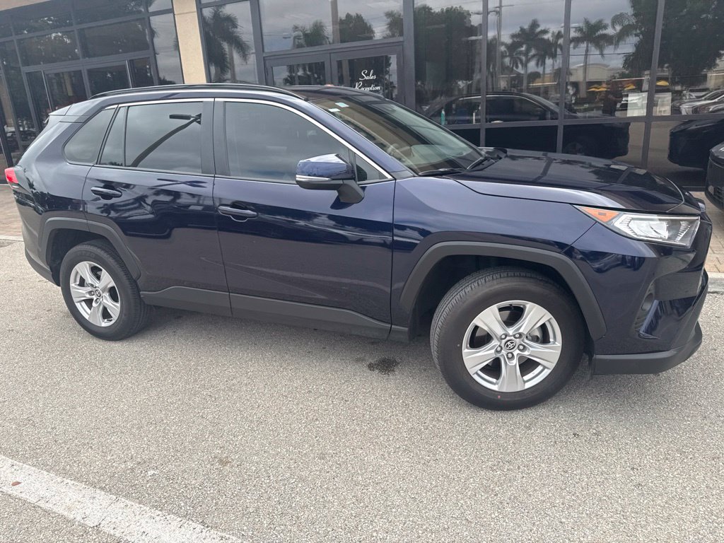 Used 2021 Toyota RAV4 XLE w/ Convenience Package FWD image 18