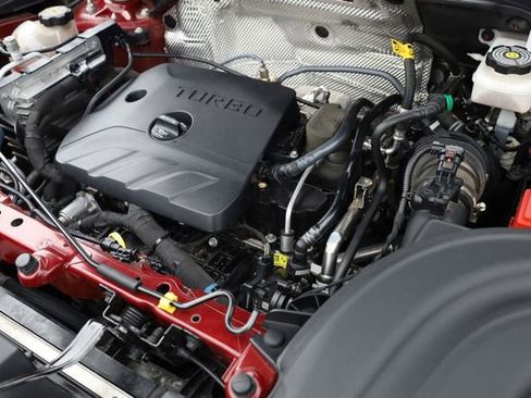 Used 2022 Buick Encore GX Essence w/ Experience Buick Package image 11