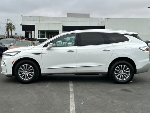 Used 2024 Buick Enclave Premium image 7