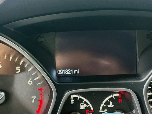 Used 2017 Ford Escape SE image 18