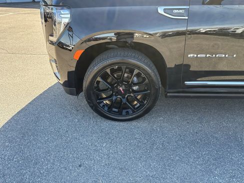 Used 2022 GMC Yukon Denali AWD/4WD image 9