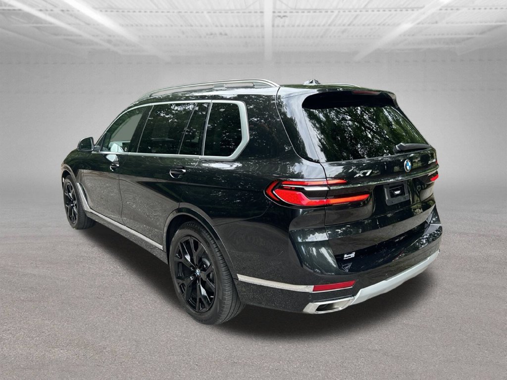 Used 2024 BMW X7 xDrive40i AWD/4WD image 3