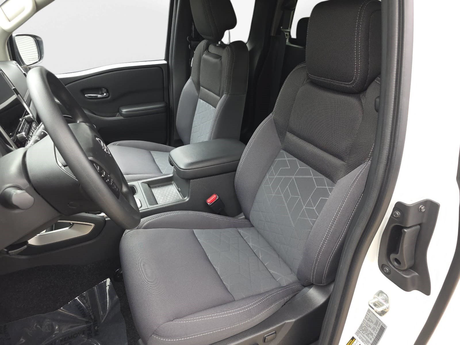 Used 2025 Nissan Frontier SV RWD image 12