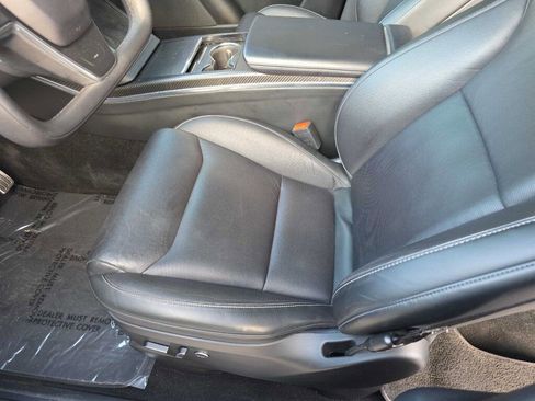 Used 2022 Tesla Model X Plaid image 10