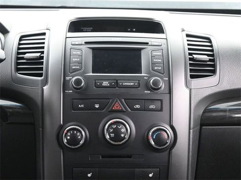 Used 2013 Kia Sorento LX w/ Convenience Pkg image 26