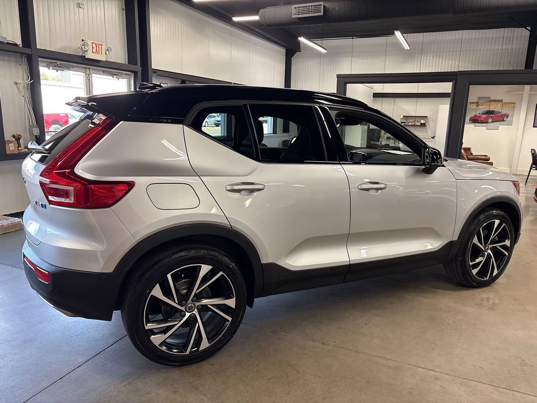 Used 2019 Volvo XC40 T5 R-Design AWD/4WD image 12