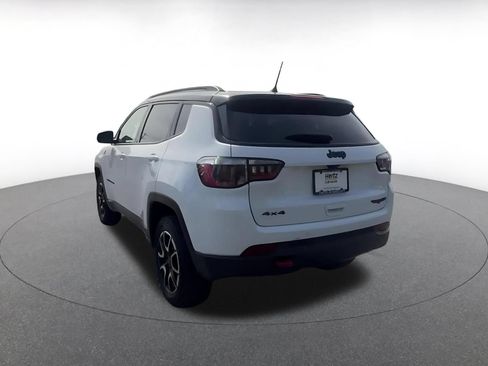 Used 2025 Jeep Compass Trailhawk AWD/4WD image 11