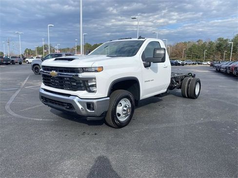 New 2026 Chevrolet Silverado 3500 LT w/ Convenience Package image 4