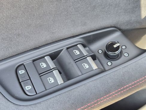 Used 2025 Audi RS Q8 performance image 27