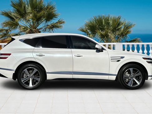 Used 2023 Genesis GV80 2.5T w/ Prestige 20" Package image 4