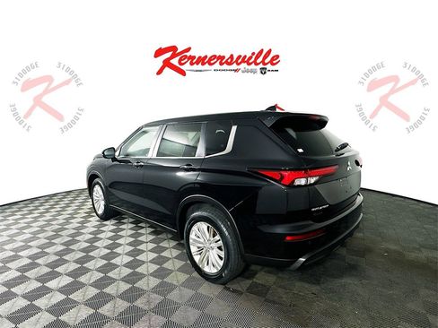 Used 2024 Mitsubishi Outlander ES image 5