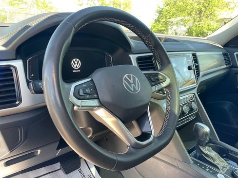 Used 2023 Volkswagen Atlas SE w/ Panoramic Sunroof Package AWD/4WD image 16