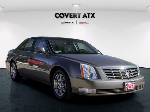 Used 2010 Cadillac DTS Luxury image 9